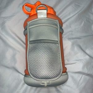 Hydrojug carrier